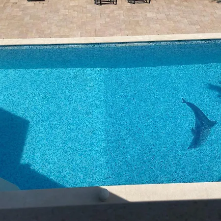 Gorana With Swimming Pool Apartman Jelsa